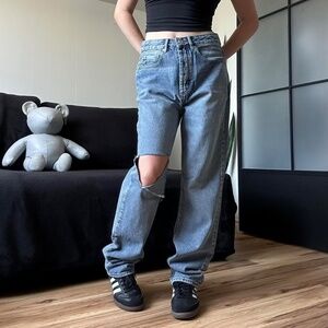 Ripped Denim 90s Baggy Fit Jeans